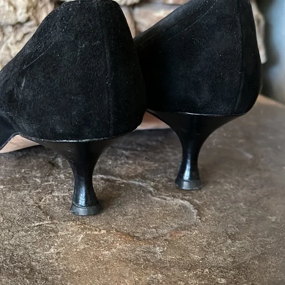 Manolo Blahnik Black Suede Pointed Kitten heel pump size 40 - Picture 5 of 5